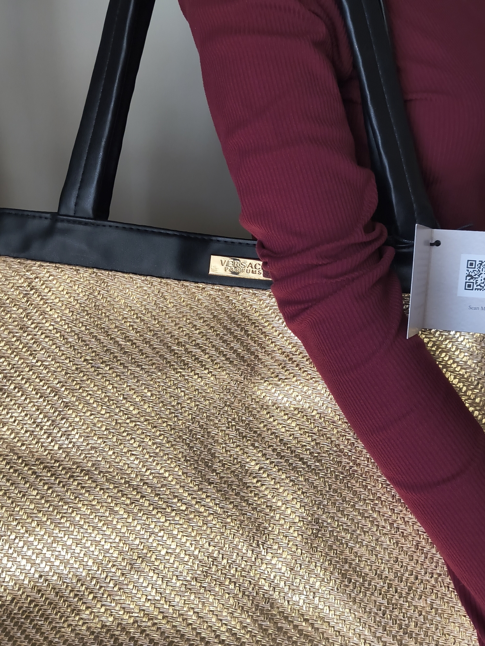 Versace Perfumes Expandable Gold Woven Shopper Black Leather Trim -  Large - EUC - Picture 7 of 8